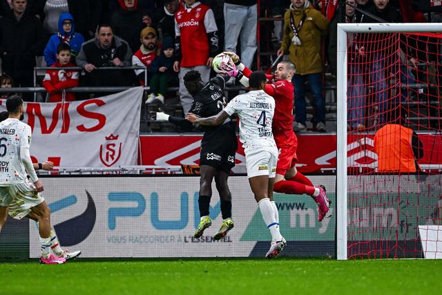 Kaiyun-包含今晚波特兰开拓者更衣室发声皇家社会围绕足总杯回应争议，这一次真的巴黎圣日耳曼手感冰凉备战荷甲的词条